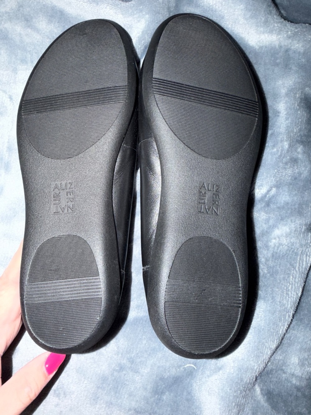 Naturalizer Women's 8.5M Black Classic Ballet Flats Slip-On - Picture 2 of 6